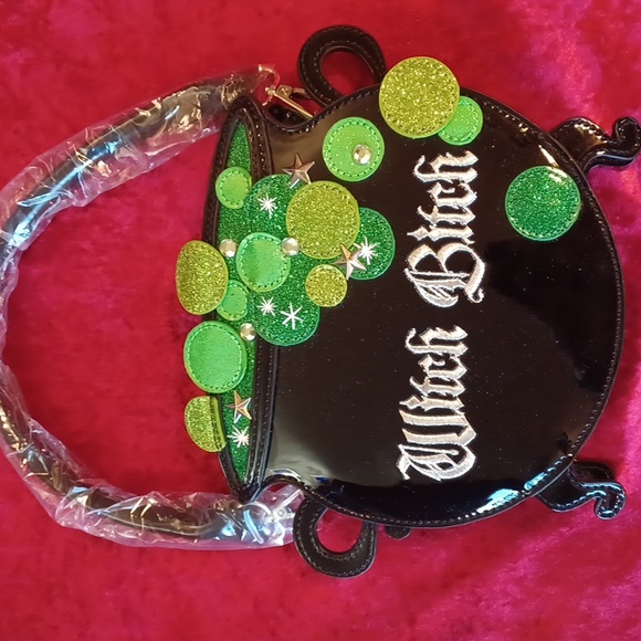 TRICKZ N TREATZ Handbags - NWT DOLLSKILL TRICKZ N TREATZ WITCHS CALDRON CROSSBODY STRAP AND TOP HANDLE